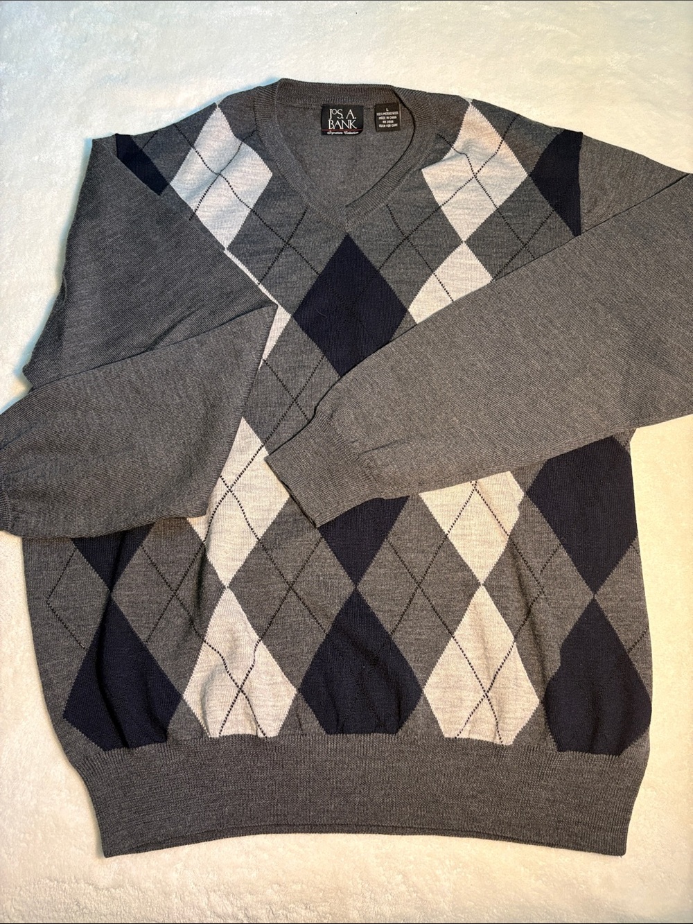 Jos. A. Bank Gray/Black Argyle 100% Merino Wool Crewneck Sweater Size L